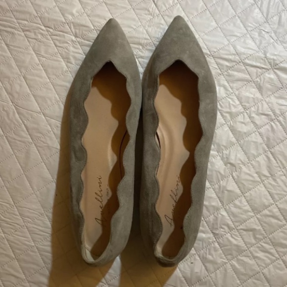 Gray Scalloped Edge Suede Flats